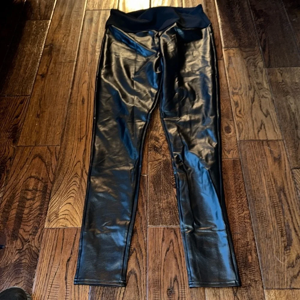 Assets by Spanx All Over Faux Leather Leggings - Picture 2 of 5